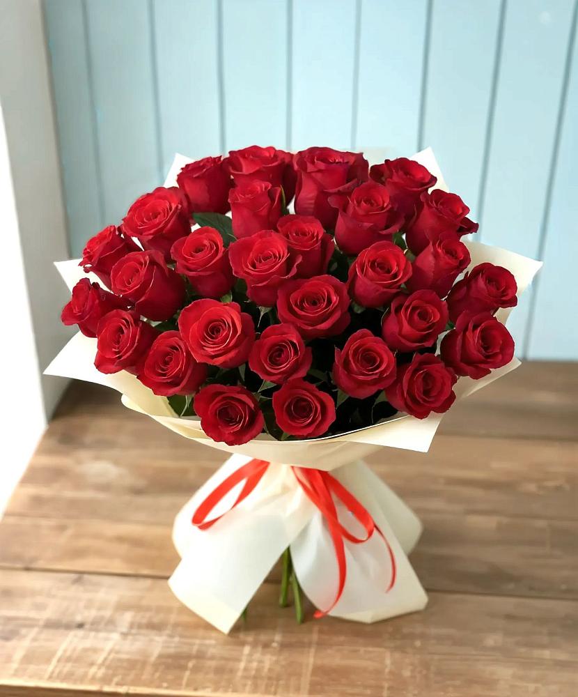 Букет 29 Красных роз в Джерокае