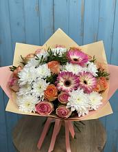 Букет цветов из:  Розы, Герберы и Хризантемы в Джерокае