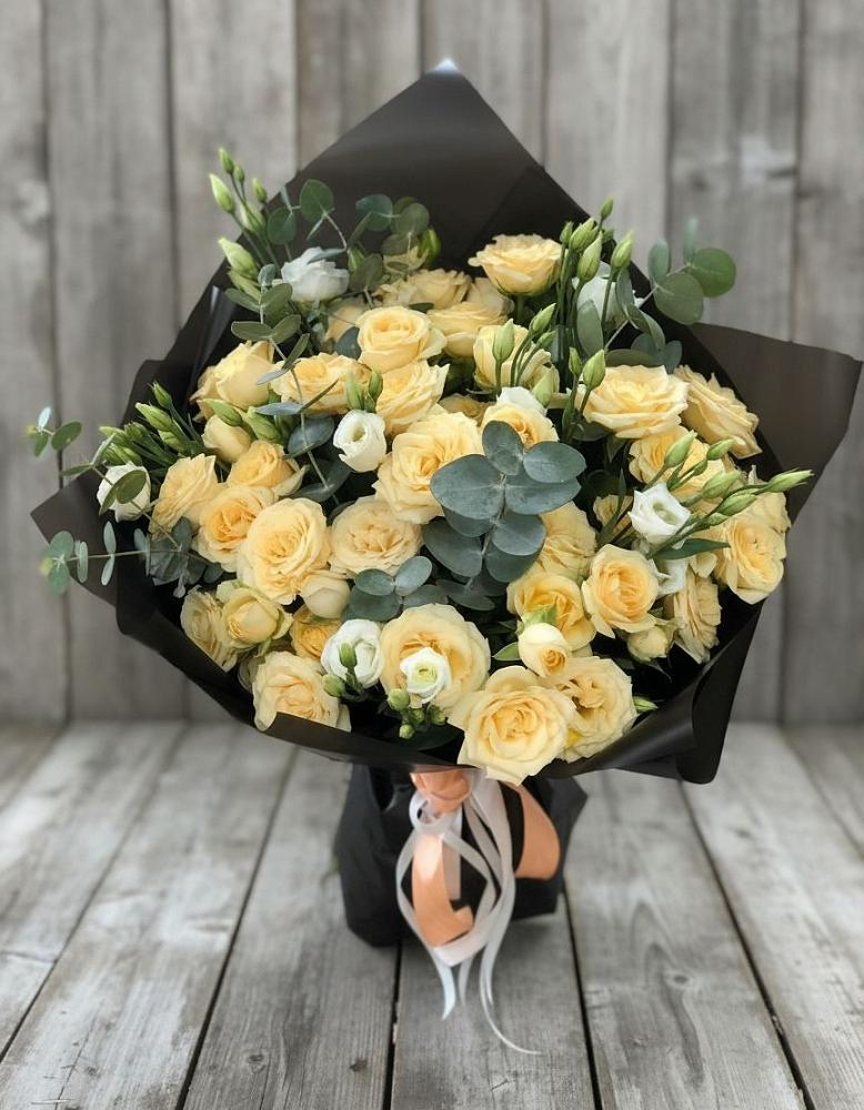 Букет цветов из: Розы и Лизиантусы в Джерокае