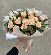 Букет Кремовые розы Латте в Джерокае