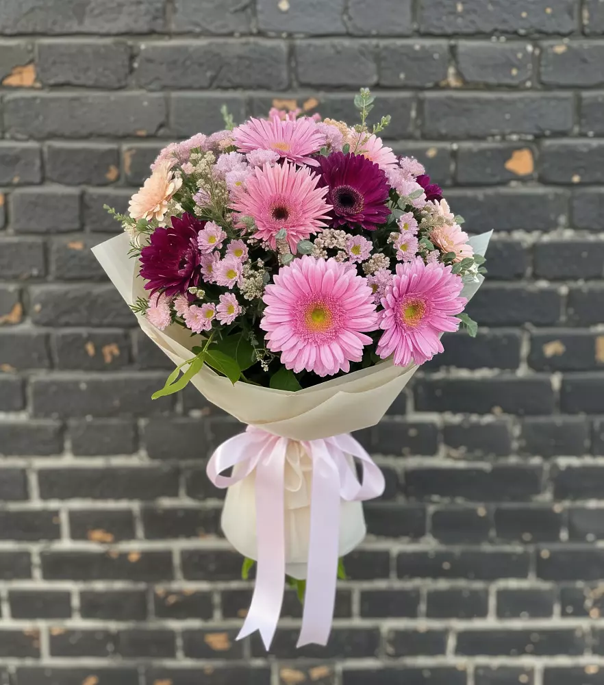 Букет цветов из: Герберы и Хризантемы в Джерокае