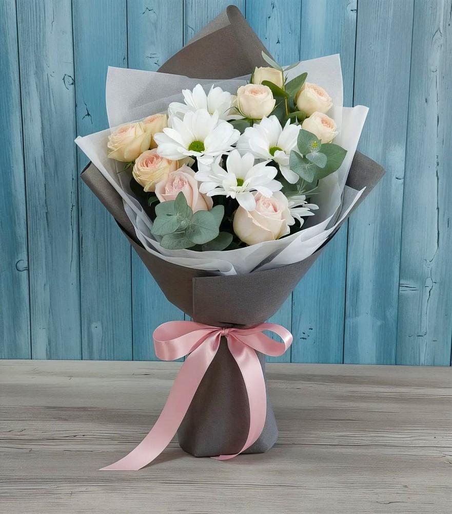 Букет цветов из: Хризантемы и Розы в Джерокае