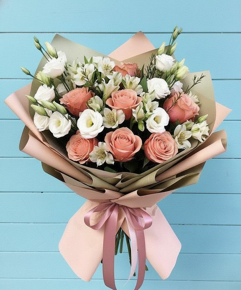 Букет цветов из: Розы, Альстромерии и Лизиантусы в Джерокае