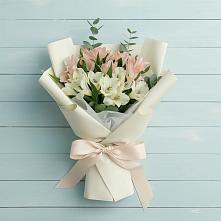 Букет цветов из:  Альстромерии в Джерокае