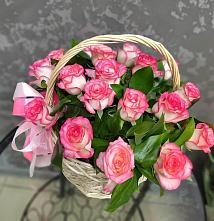 Цветочная композиция из Розы в корзине в Джерокае