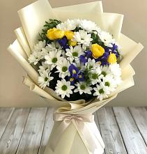 Букет цветов из:  Ирисы, Хризантемы и Розы #REPLACE_PRED# Джерокае
