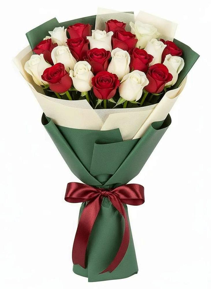 Букет Микс из красных и белых роз в Джерокае