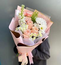 Букет цветов из:  Хризантемы и Розы в Джерокае