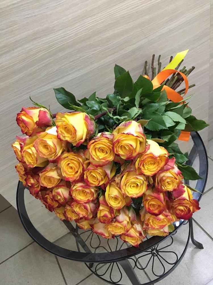 Букет Желтые розы в Джерокае