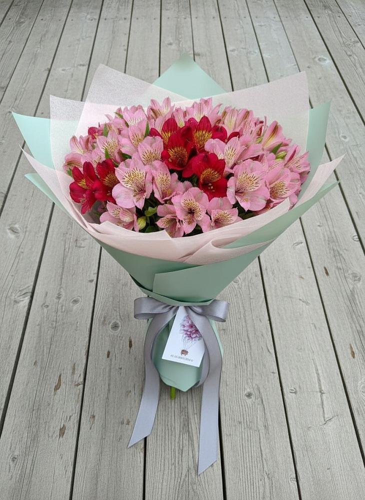 Букет цветов из: Альстромерии в Джерокае