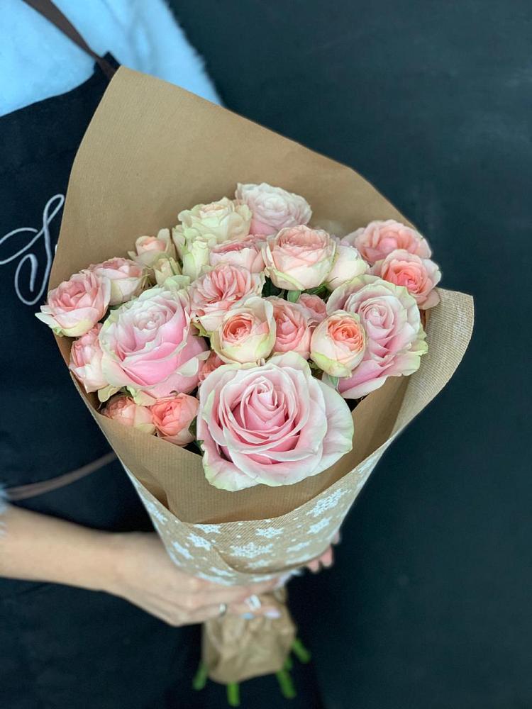 Букет цветов из: Хризантемы и Розы в Джерокае