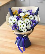 Букет цветов из:  Розы, Ирисы и Хризантемы в Джерокае