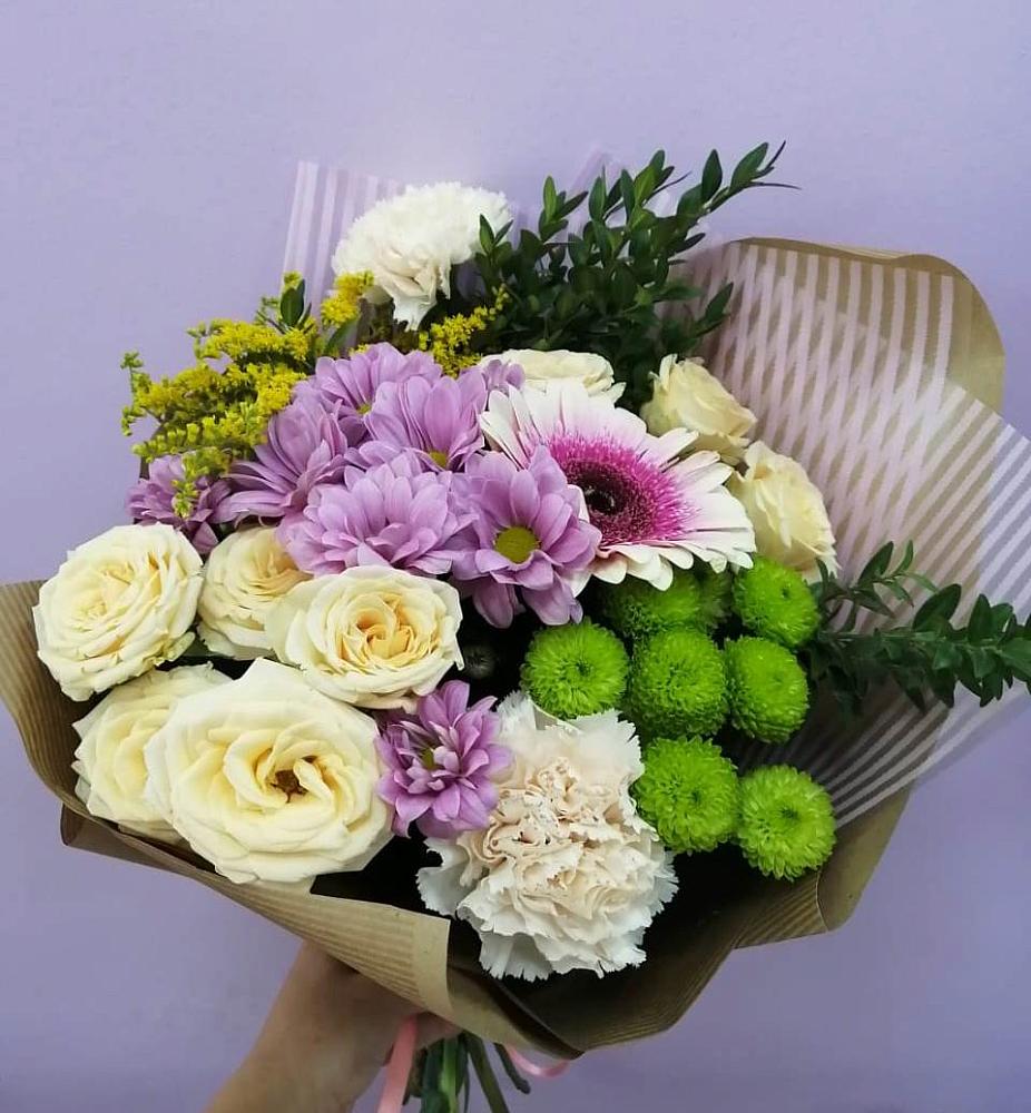 Букет цветов из: Хризантемы, Розы, Гвоздики и Герберы в Джерокае