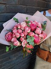 Букет розы в пальмах в Джерокае Букет цветов из: Розы в Джерокае