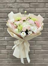 Букет цветов из:  Гвоздики, Розы, Лизиантусы и Хризантемы в Джерокае