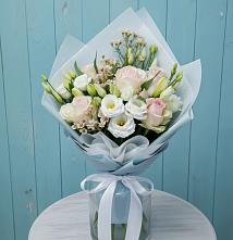 Букет цветов из:  Розы и Лизиантусы в Джерокае