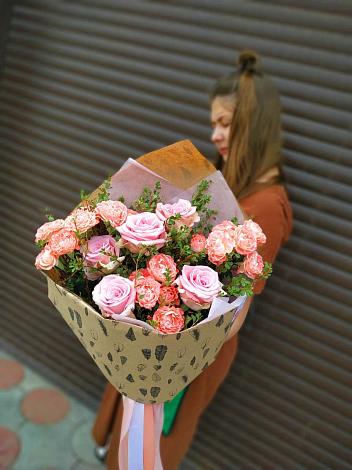 Букет цветов из: Розы в Джерокае