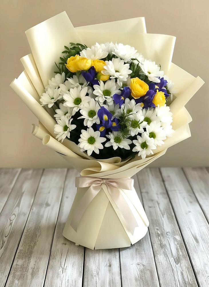 Букет цветов из: Ирисы, Хризантемы и Розы в Джерокае