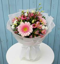 Букет цветов из:  Герберы, Альстромерии и Лизиантусы в Джерокае