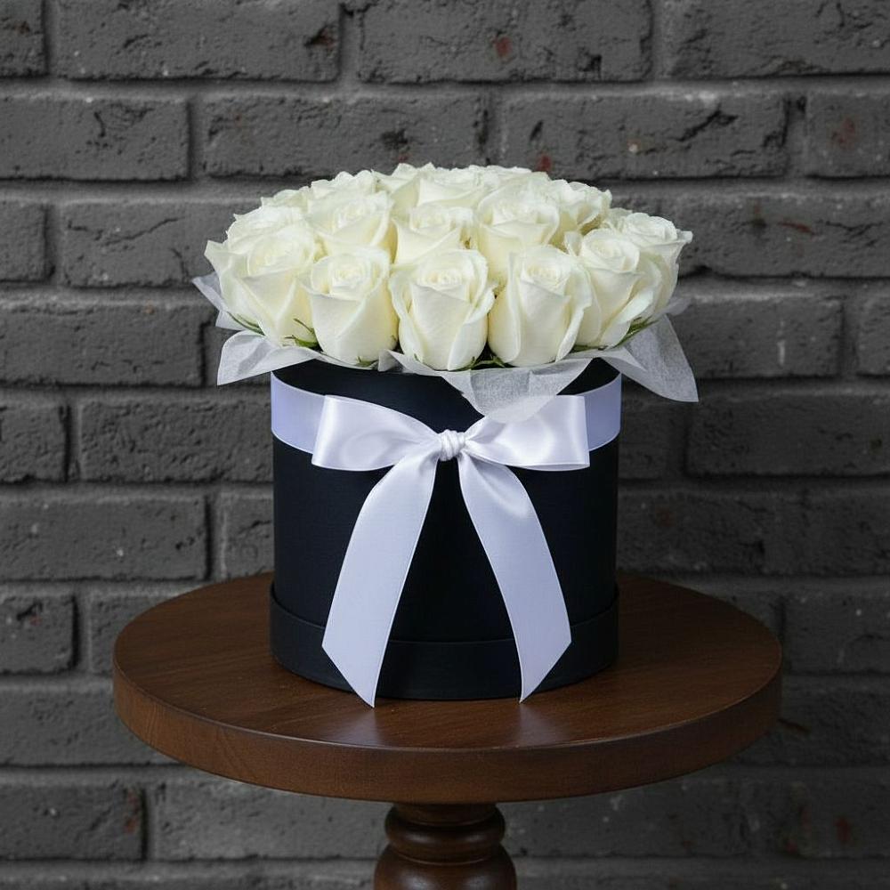 Цветочная композиция из Розы в шляпной коробке в Джерокае